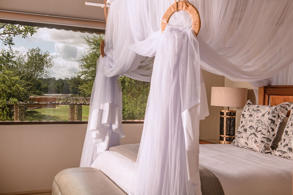 Karongwe - River Safari Lodge