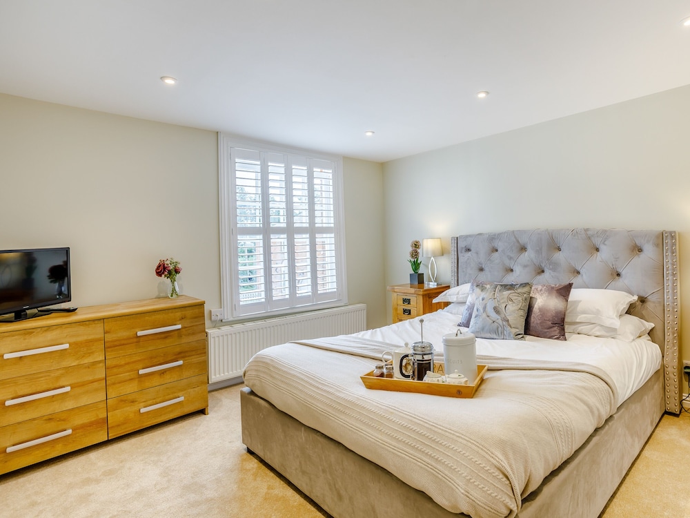 Toppesfield Hall Luxury Cottage With Hot Tub view 4