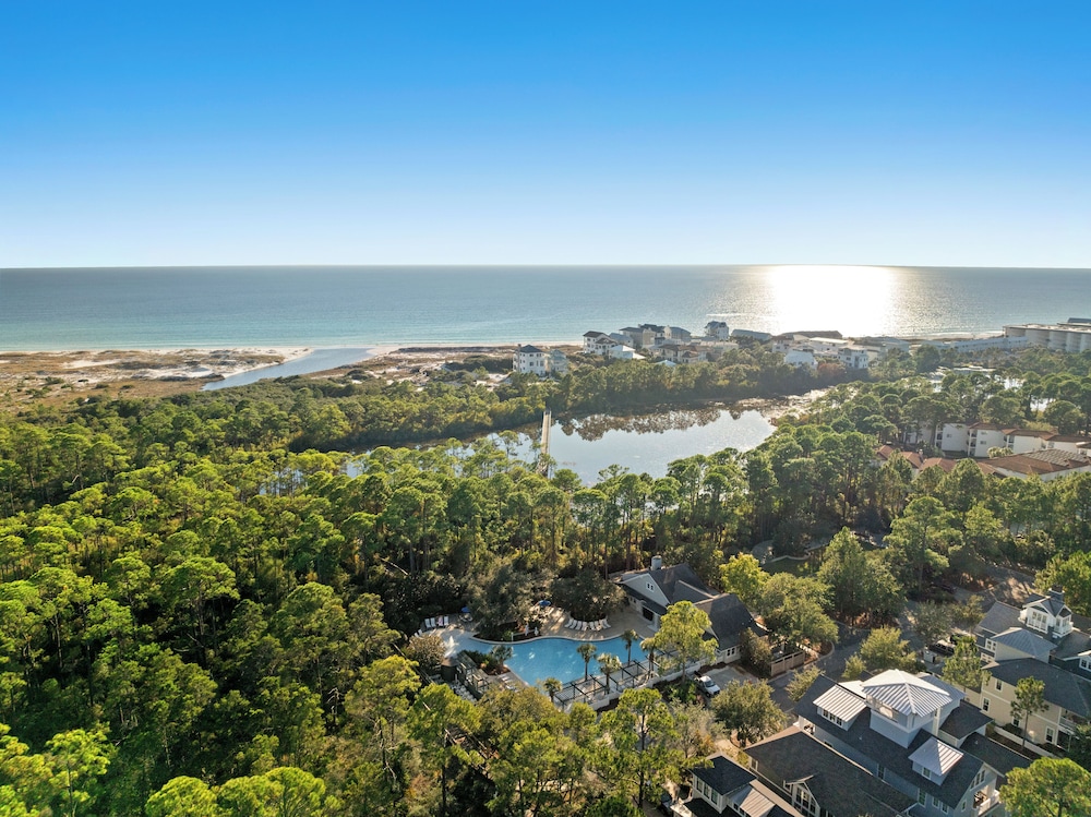 Sea Dlight: 3BR Beach Home Sleeps 10 With 4 Bikes in Watersound West