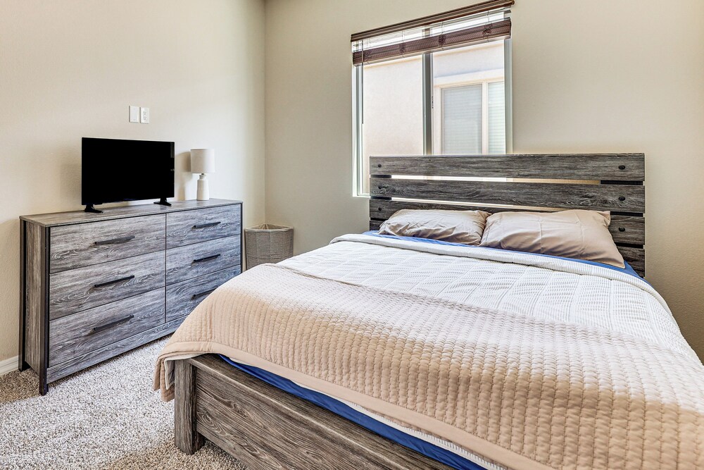 3 Mi to Colorado River: New-build Family Home!