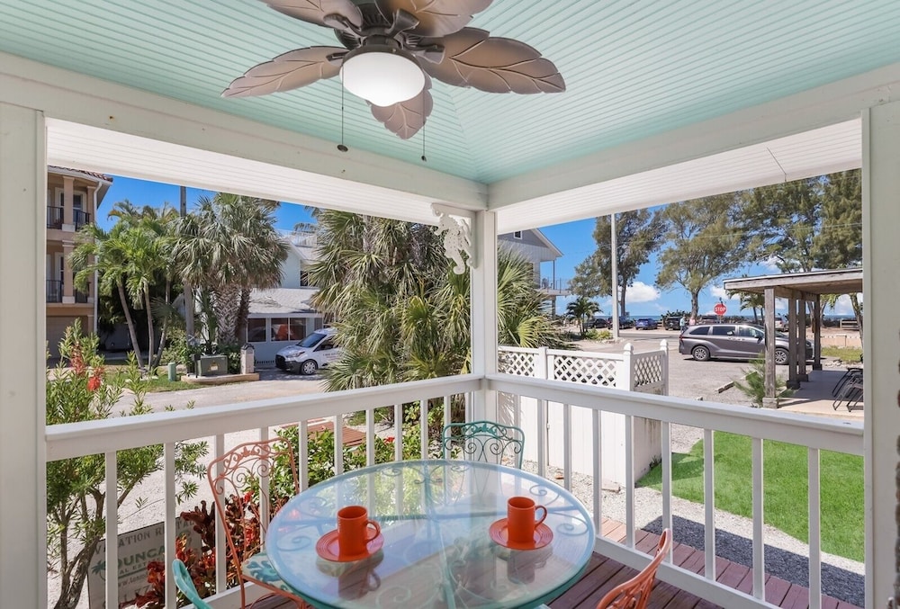 Marmalade Mermaid 3 Bedroom Home by RedAwning