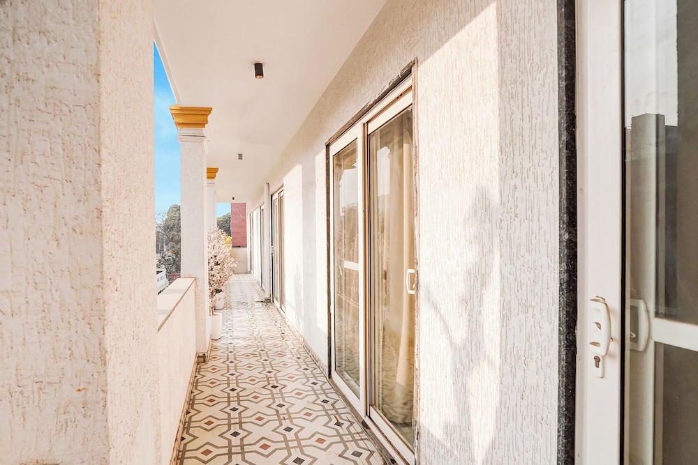 Fabhotel Amrit Luxury Inn