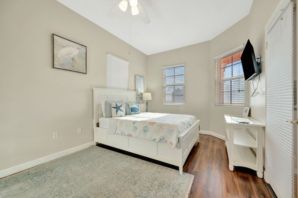 Harborview Grande Condominium