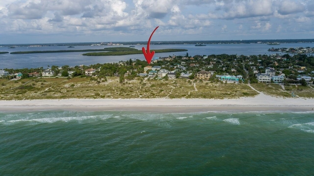 Sweet Escape - Monthly Beach Rental 5 Bedroom Home by RedAwning - Image 1