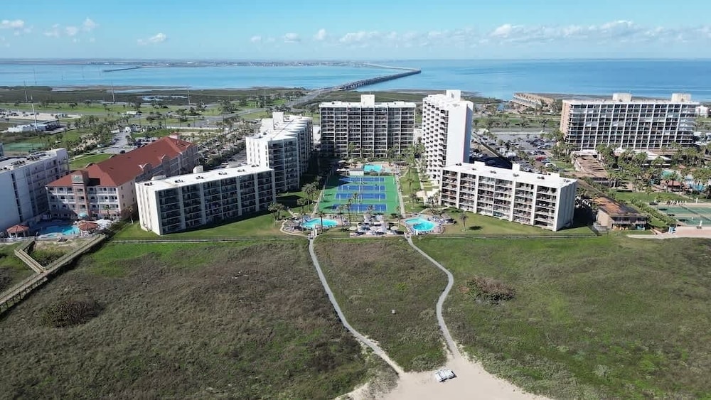 Saida Beachfront Luxe Condo Two Heated Pools 2 Bedroom Condo