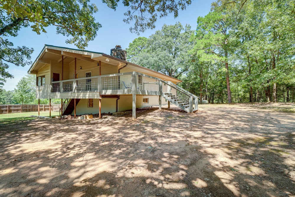 Greers Ferry Hideaway: Lake View, Boat Ramp Access view 4