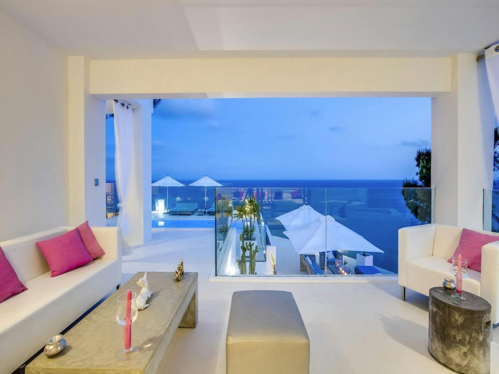 Beautiful Villa With Leisure Activities