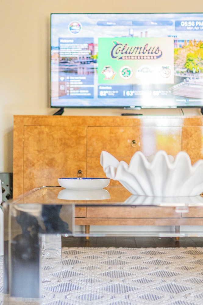 Crowning Glory w Pool & GameRoom