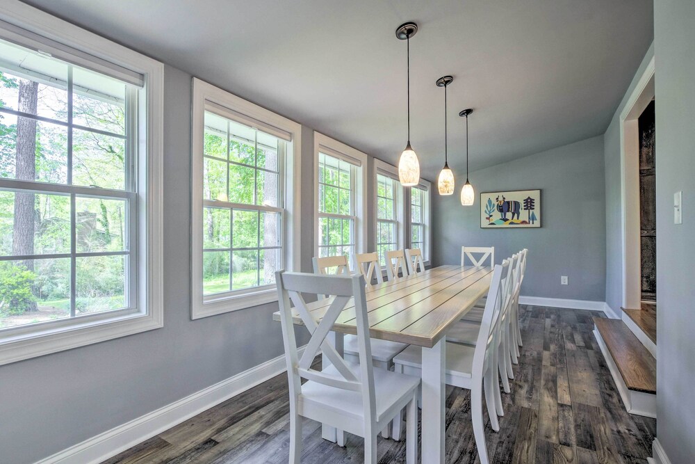 Bright Cary Home With Deck < 15 Mi to Raleigh! - Property Image 9