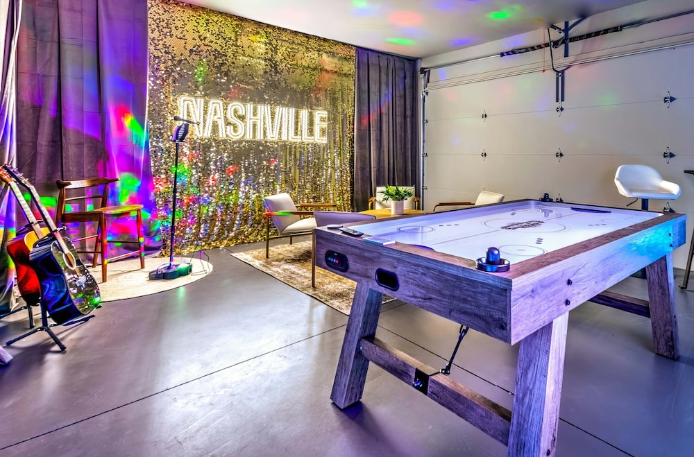 Luxury Retreat Double Rooftop Deck Game Room