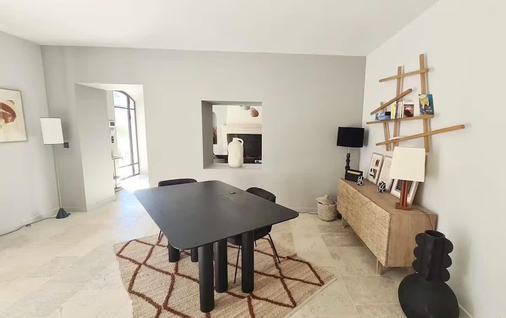 Prestigious Villa in Heart of Saint Remy de Provence