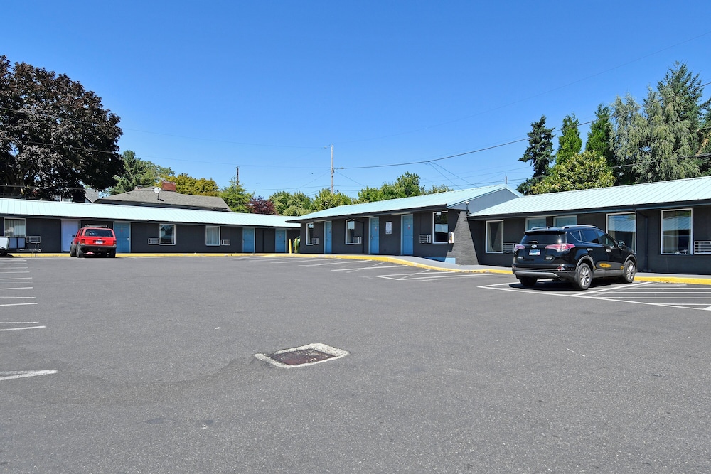Budget Motel