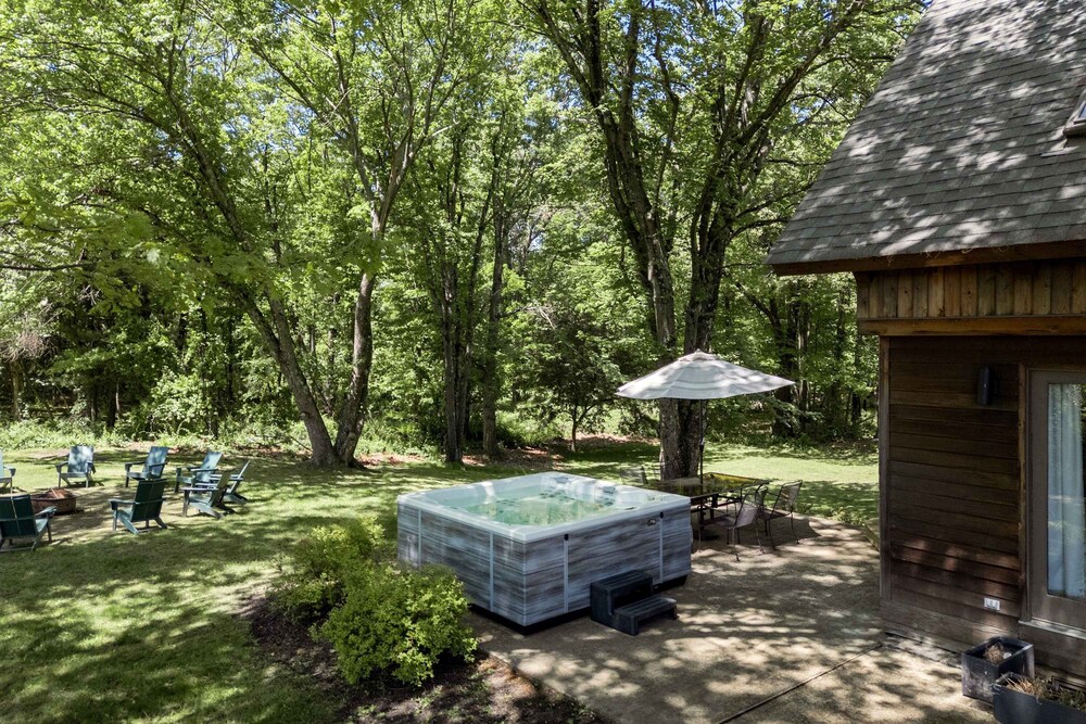 Catskill Estate w Epic Views hot tub