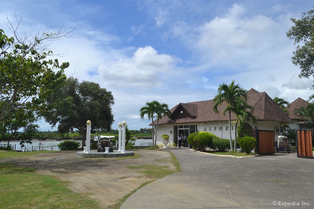 Alfheim Resort