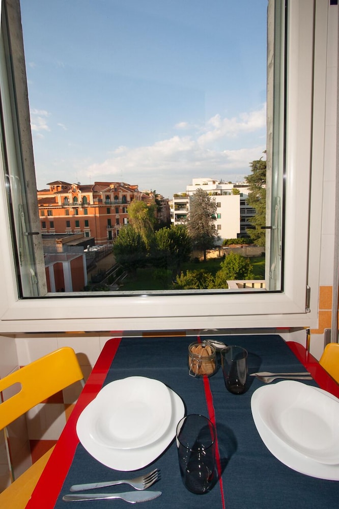 Room in Rome Isole