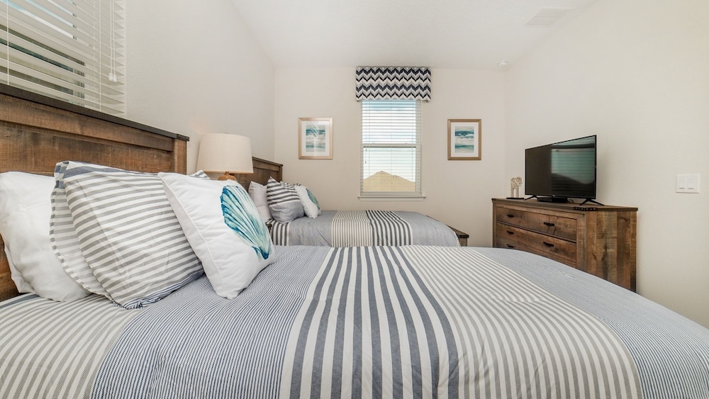 Solara Resort 5 Bedroom Home with Pool+Spa 5 Home
