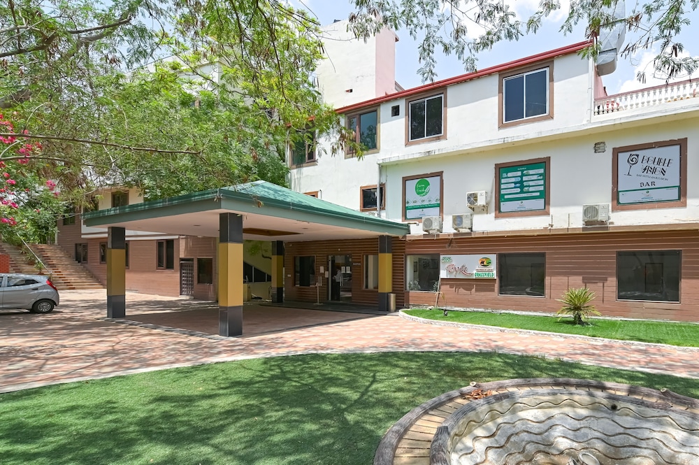 The Byke Grassfield Resort With Outdoor Pool, Shyam Nagar