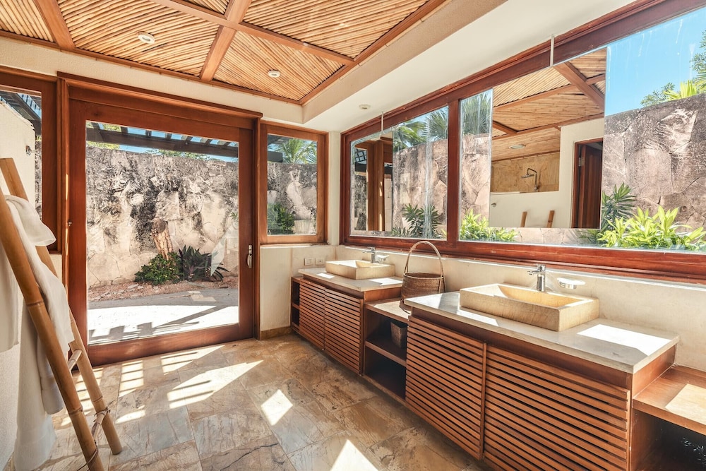 Warm 2BR Bungalow w Pool Backyard in Cap Cana