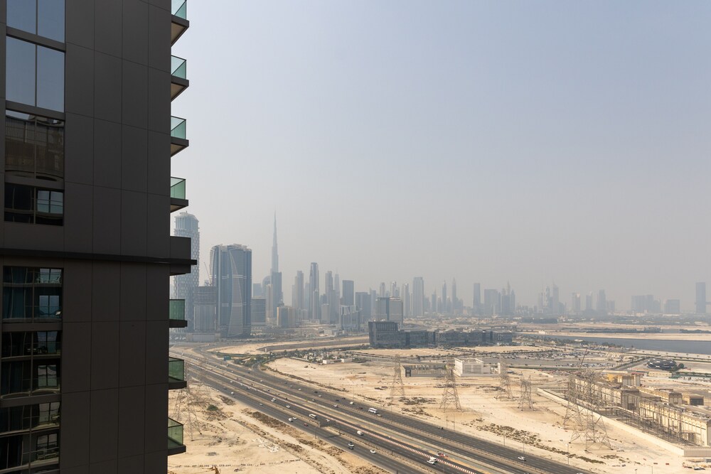 HiGuests - Sobha Creek Vista tower A