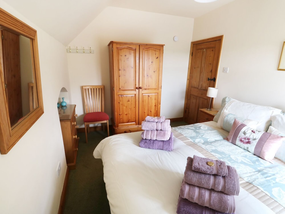 Chippers Cottage view 5