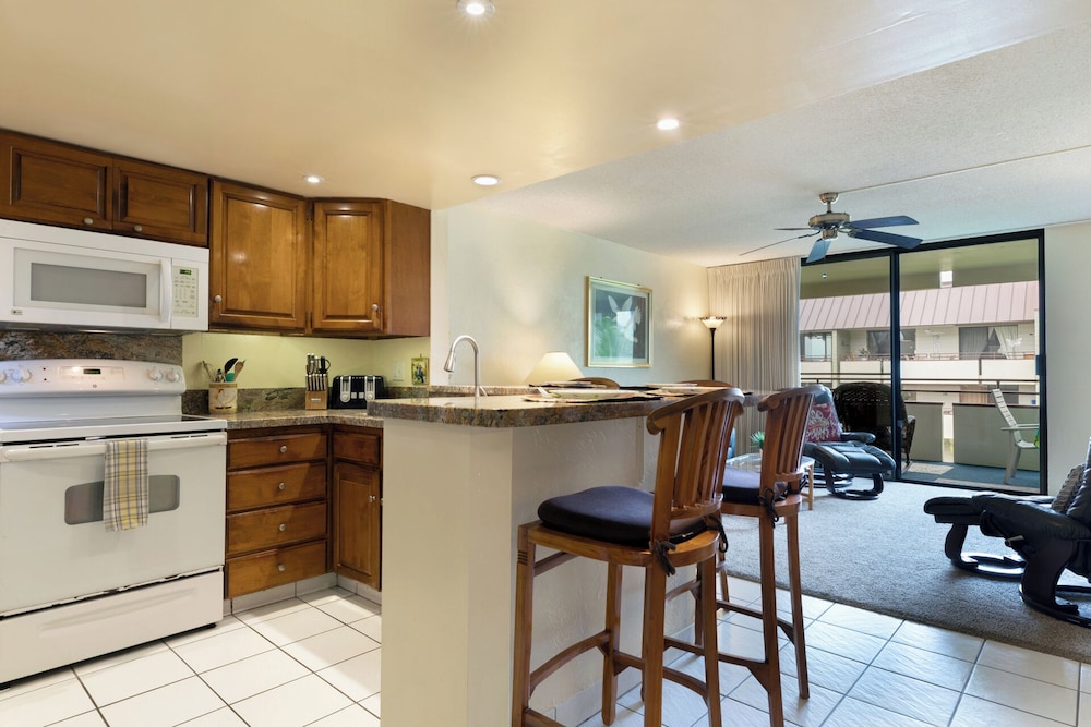 White Sands Village 214 Modern Condo for 4 w/ Enviable Ocean Views!