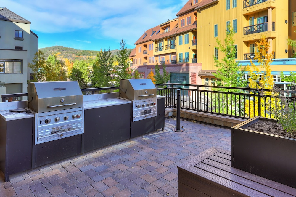 Ge At Breckenridge Chateaux 1023 2 Bedroom Condo by RedAwning