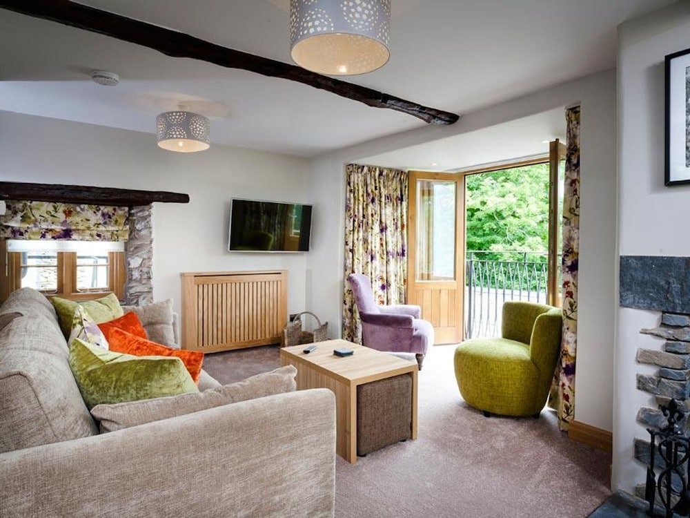 The Cosy Peacock