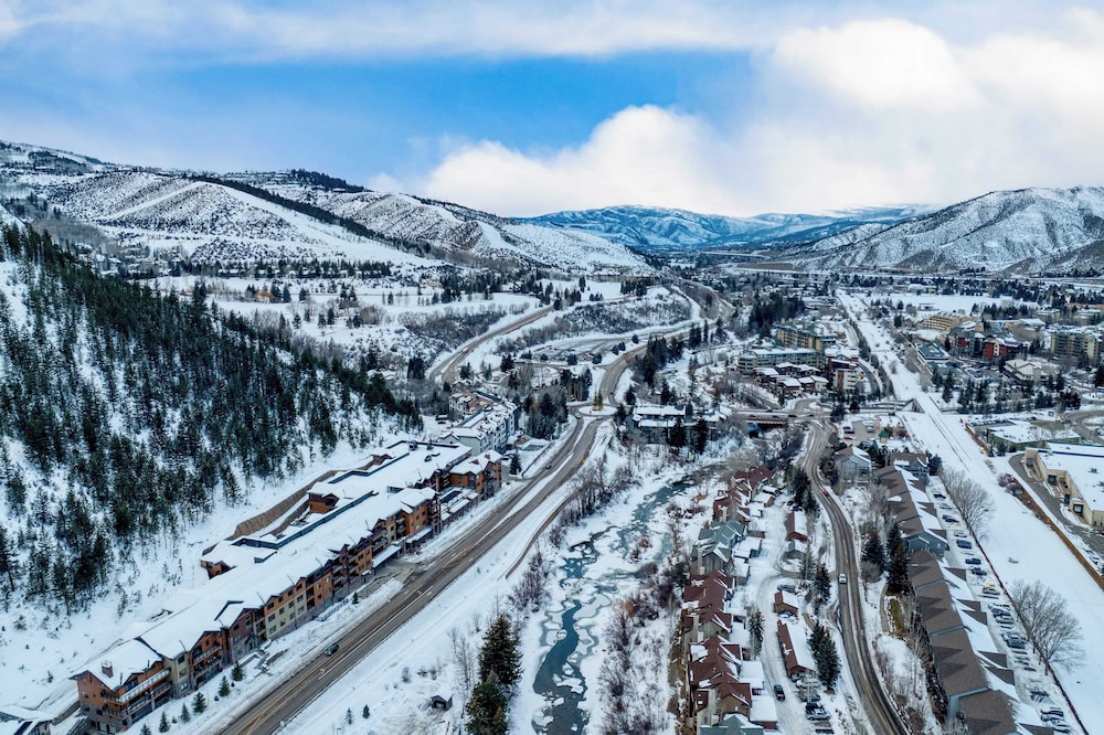 Luxe 3bdr Near Vail w/ Views Gym, Pool, Game Room Alpine Oasis at Frontgate