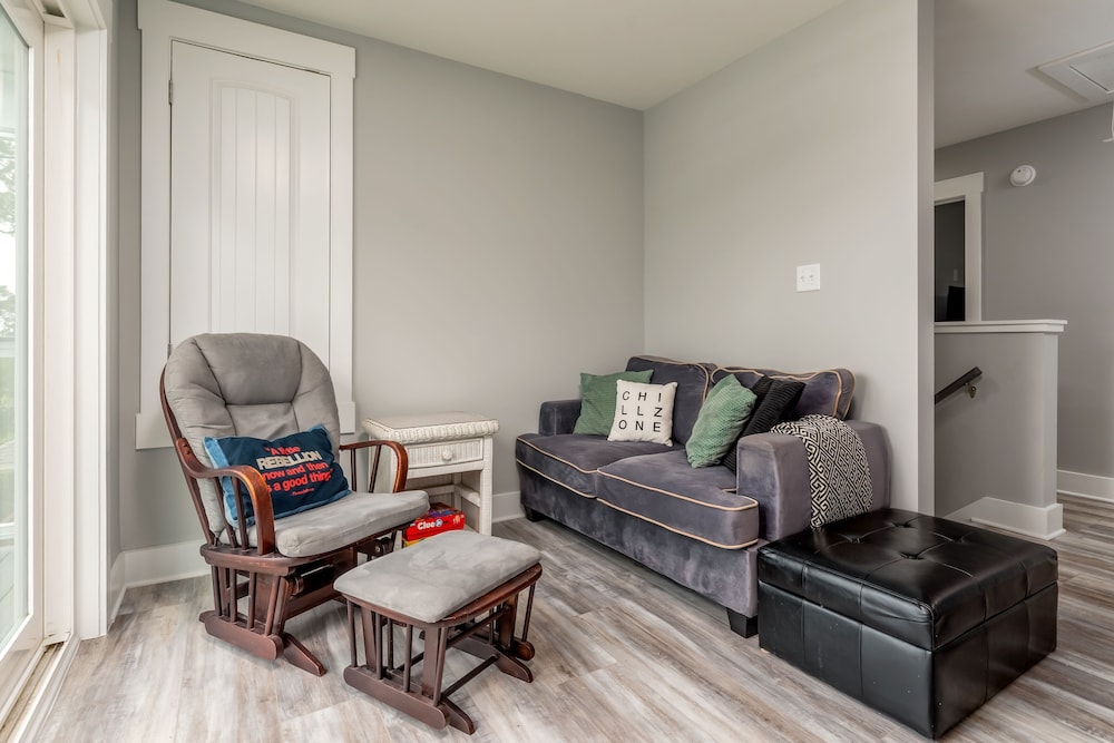 Blue Haven - 1414 Oleander 4 Bedroom Home by RedAwning view 3
