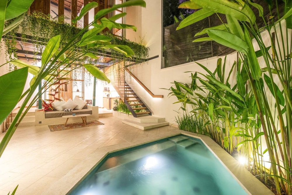 BA Villa 8 1 BR Villa 800 to Echo Beac Elegant 1-br Villa With Pool 800m to Echo Beach