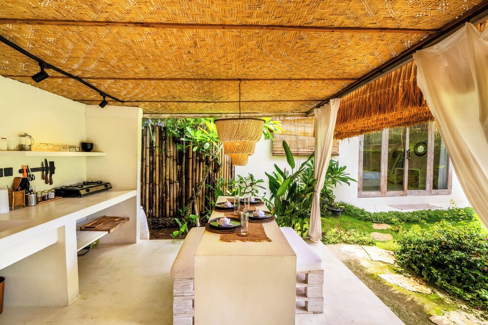 Villa Laguna by Pertama Management