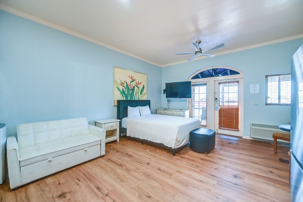 Everglades Condo 15 Mi to Nat'l Park: Boat & Swim!