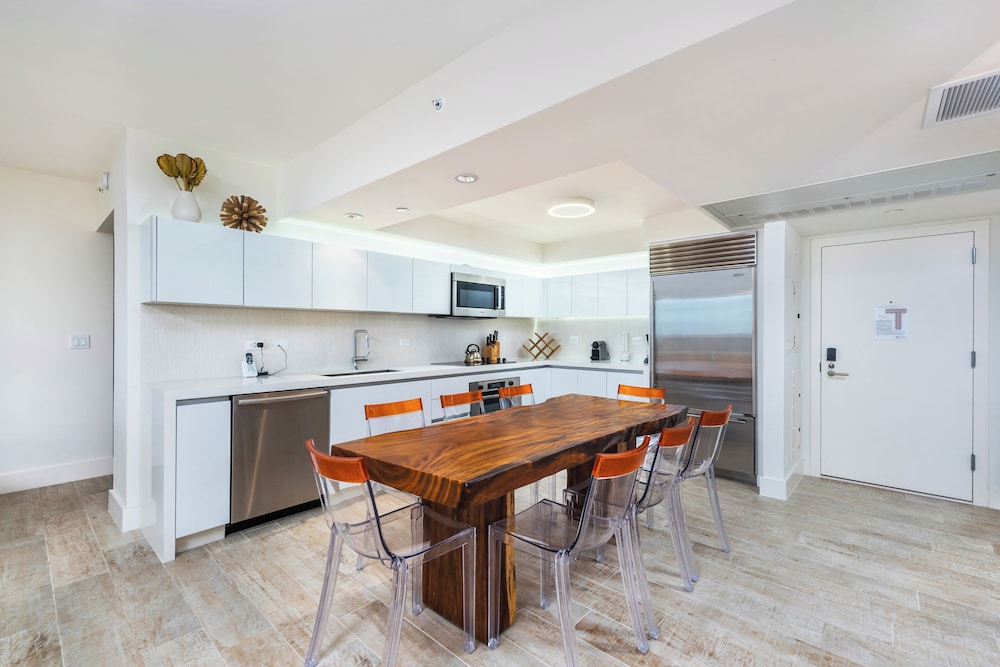 Luxury Vacation Rentals at 1 Hotel & Homes by LRMB