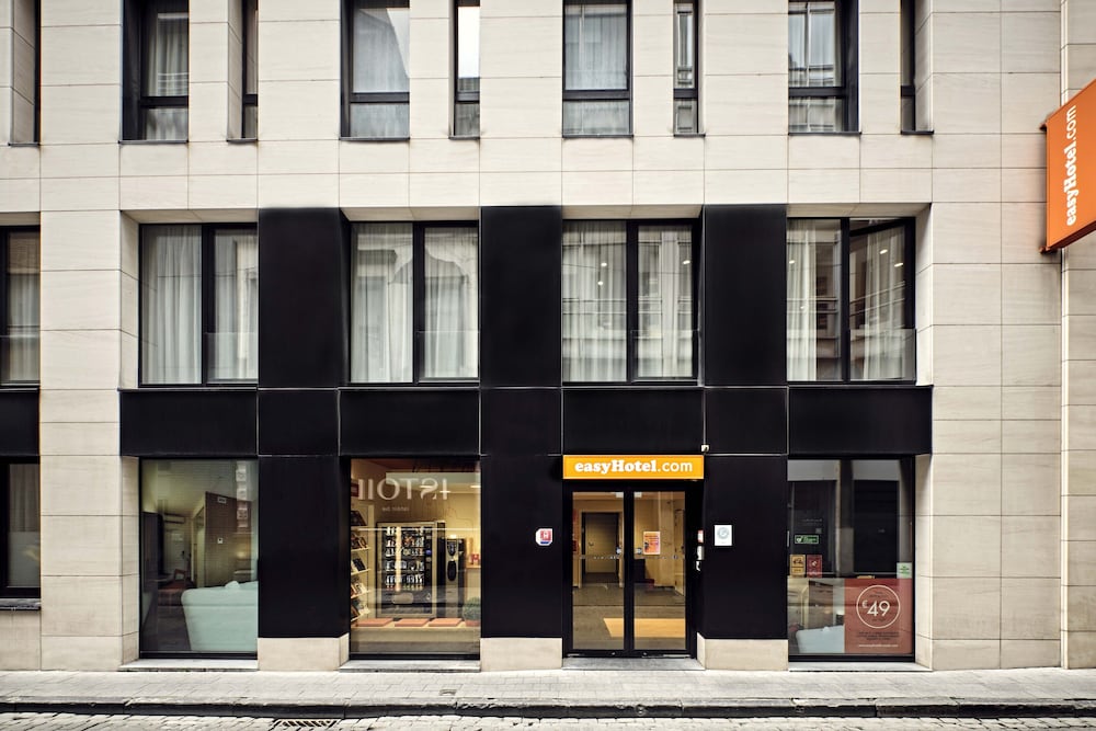 Hotel easyHotel Brussels City Centre - Image 1