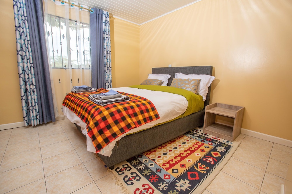 Cozy and Warm 3-bed Bungalow in Athi River view 5