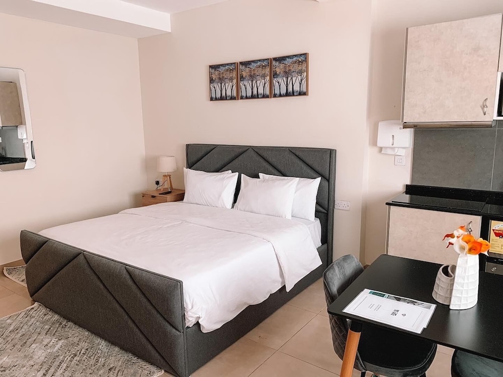 Sky Suites Airport