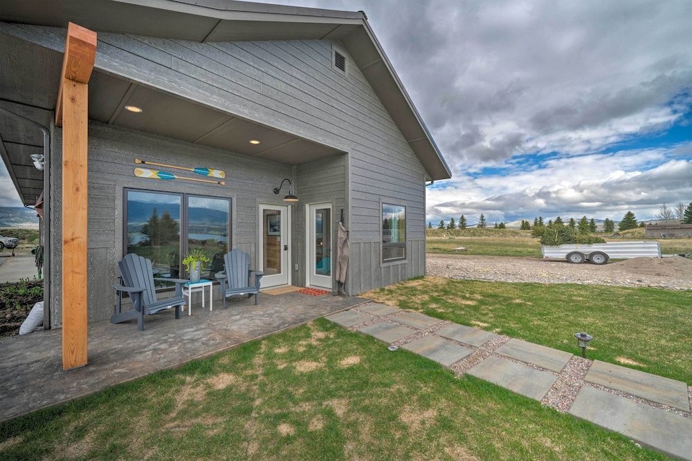 Ennis Lake Studio w/ Kayak, Pool  Fire Pit! - Property Image 4