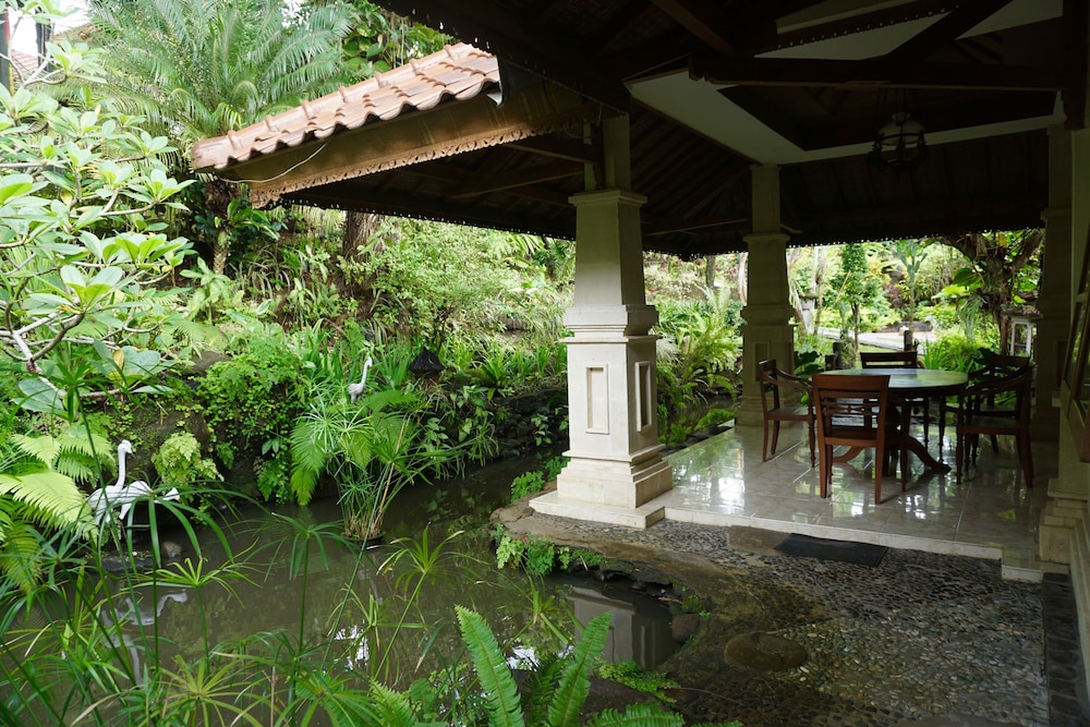 Gunung Paradis Retreat