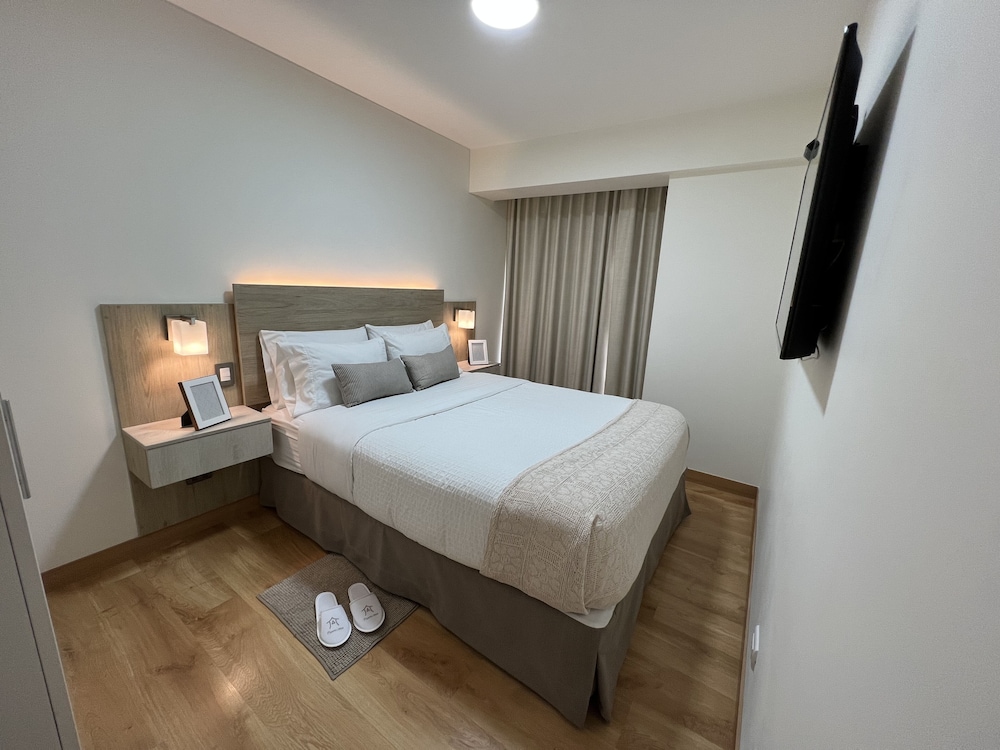 Miraflores 1 or 2 Bedroom Executive Apartment. view 2