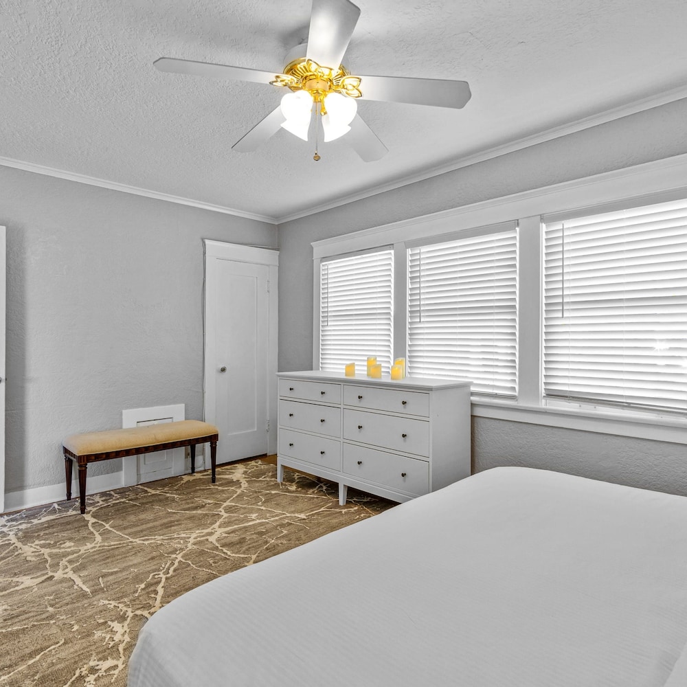 Bankers Hill Hideaway With AC Views and Parking