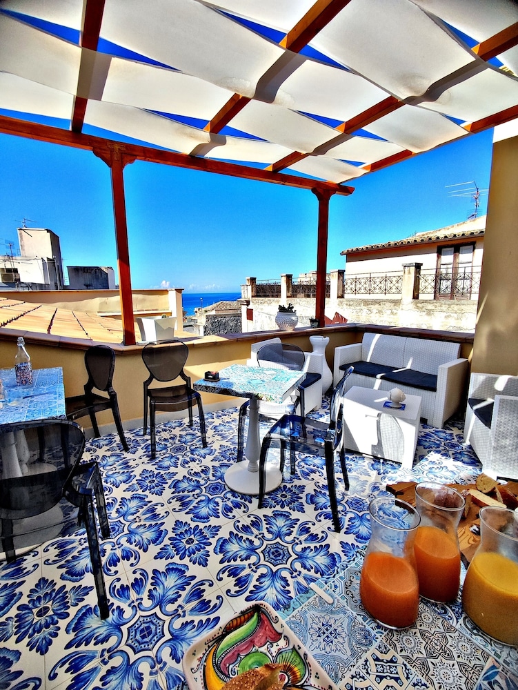 Kéramos Luxury Rooms