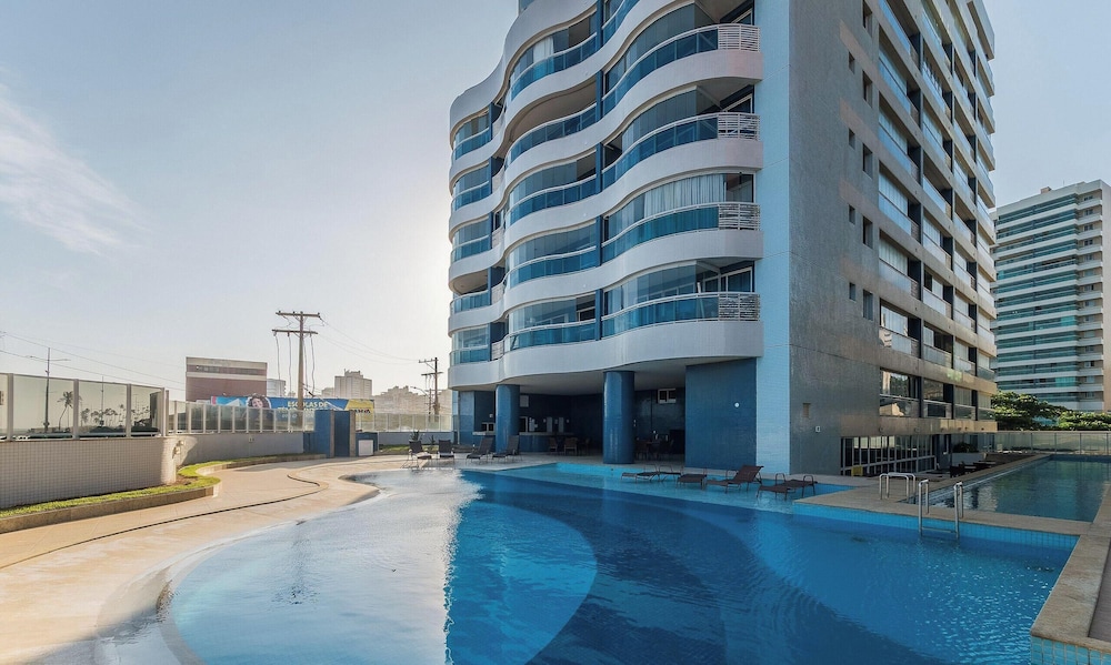 Your Exclusive Stay in a Building With a Pool Just Steps From the sea - WJA