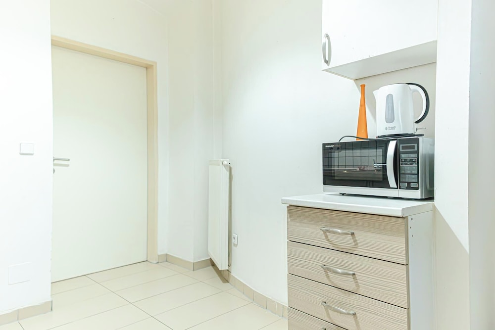 Simple 2 Bedroom Apartment with WiFi