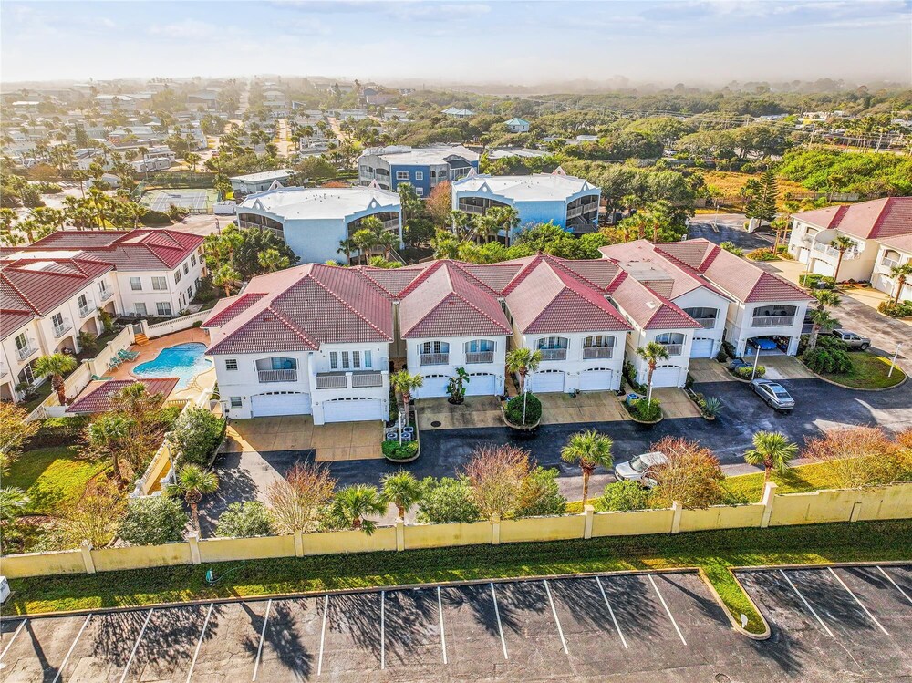 Beachside Bliss: 3BR Coastal Condo w/ Pools & Patio in St. Augustine