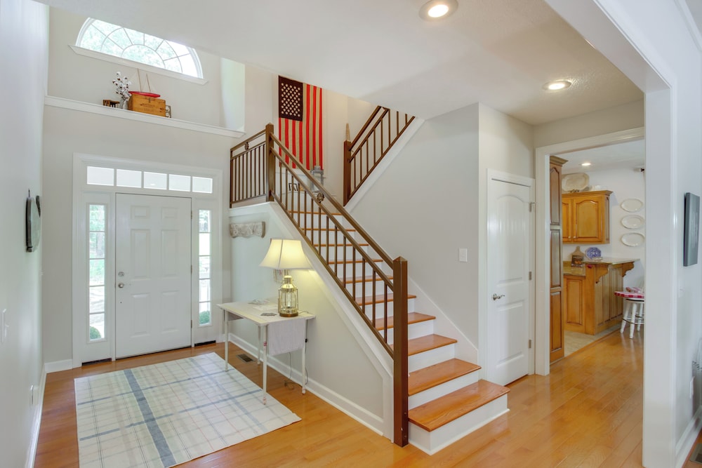 3 Mi to Pickwick Lake: Spacious Family Getaway