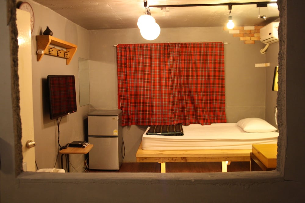Mr.Comma Guesthouse - Hostel