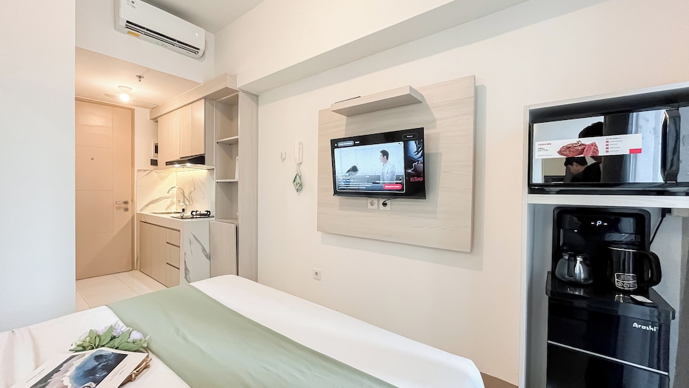 Homey And Restful Studio At Tokyo Riverside Pik 2 Apartment