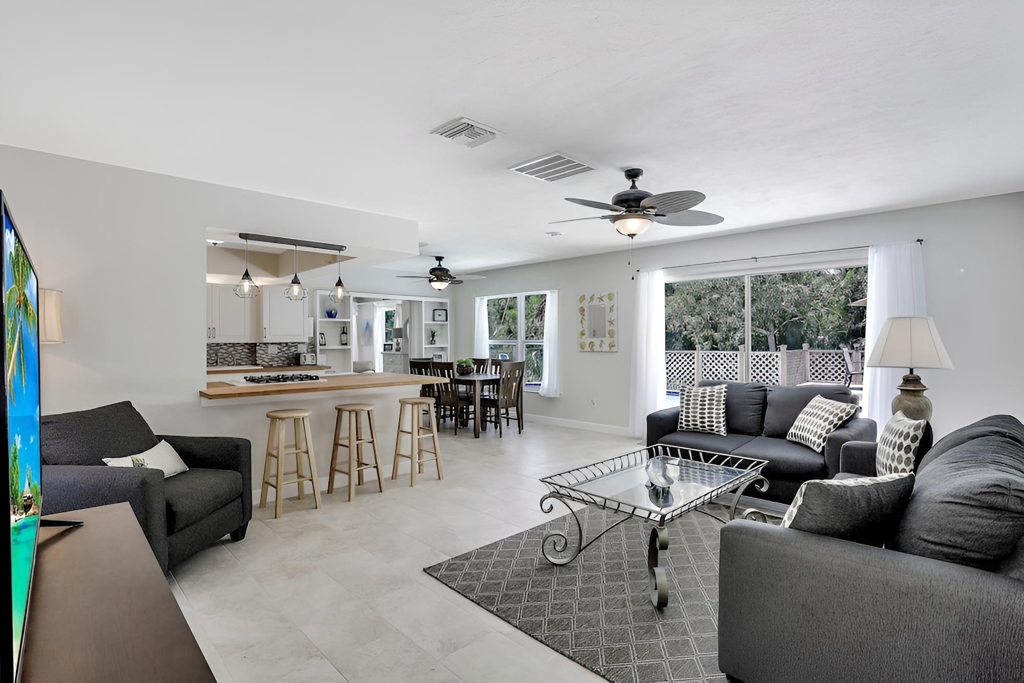 Skylark Avenue Pool Home view 4