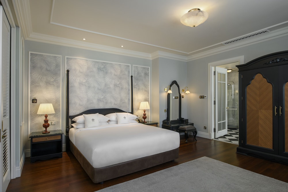 Eastern & Oriental Hotel 23