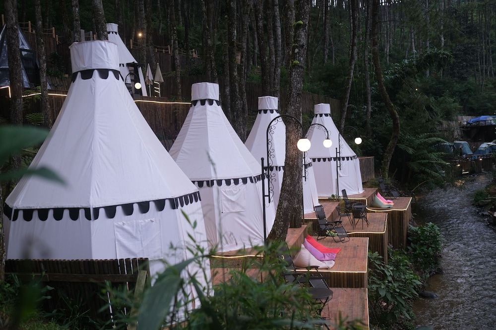 Regan Luxcamp by Digihub Hospitality